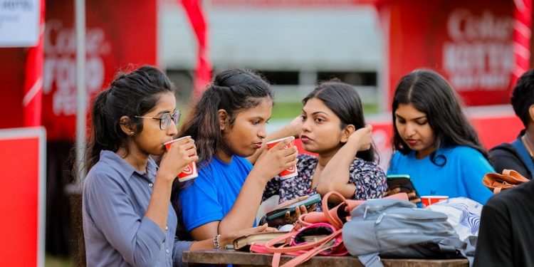 වින්දනීය අත්දැකීමක් එක් කරමින් Coke Food Fest ජා-ඇල සහ Coke Kottu Beat Party මිනුවන්ගොඩ වර්ණවත් කරයි