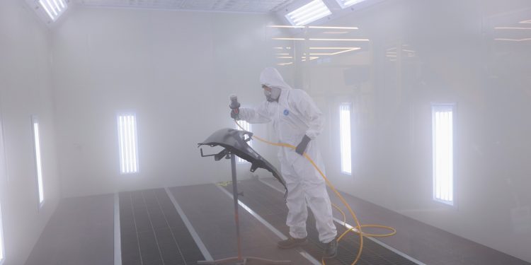 නව ලොවට ගැලපෙන නව බලශක්ති වාහන කාර්මික විශිෂ්ටයින්ට තනන BYD සේවා මධ්‍යස්ථානය