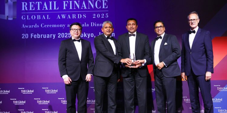 HNB අඛණ්ඩව 15 වැනි වරටත් ශ්‍රී ලංකාවේ විශිෂ්ටතම පාරිභෝගික සේවා බැංකුව ලෙස ඒෂියන් බෑන්කර් වෙතින් ගෞරවයට පාත්‍ර වෙයි