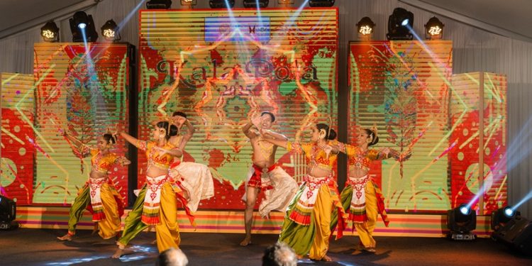 කලා ලොව විචිත්‍ර කළ කලා පොළ, 390කට වැඩි කලා ශිල්පීන් සමඟින් 32වන වරටත්