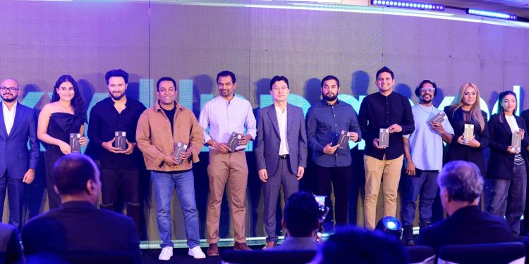 නවතම Samsung Galaxy S25 මාදිලිය ගැන සමාජ මාධ්‍ය බලපෑම්කරුවන් හා Samsung STAR සාමාජිකයන් අදහස් බෙදා හදා ගනියි