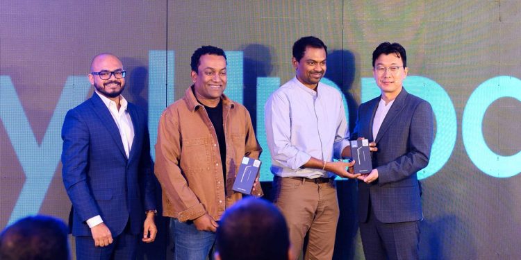 නවතම Samsung Galaxy S25 මාදිලිය ගැන සමාජ මාධ්‍ය බලපෑම්කරුවන් හා Samsung STAR සාමාජිකයන් අදහස් බෙදා හදා ගනියි