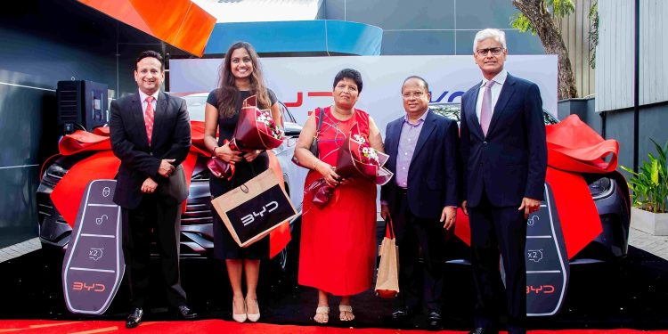 John Keells CG Auto ශ්‍රී ලංකාවට ආනයනය කළ ප්‍රථම BYD රථවාහන පෙල බෙදාහැරීම අරඹයි
