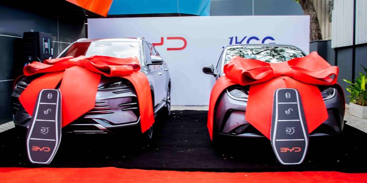 John Keells CG Auto ශ්‍රී ලංකාවට ආනයනය කළ ප්‍රථම BYD රථවාහන පෙල බෙදාහැරීම අරඹයි