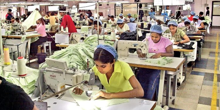 ඇමරිකා එක්සත් ජනපදයේ නව තීරුබදු සම්බන්ධයෙන් ශ්‍රී ලංකාවේ ඇඟලුම් කර්මාන්තය ප්‍රතිචාර දක්වයි