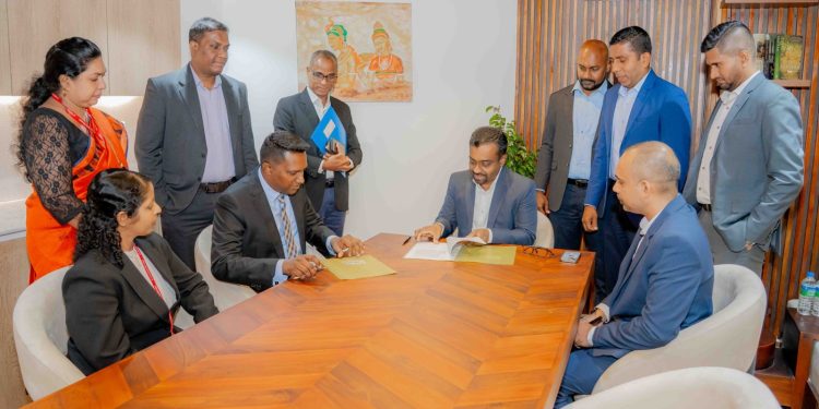 Healthguard Distribution සිය ඖෂධ පරාසය පුළුල් කිරීම සඳහා මයික්‍රෝ හෙල්ත්කෙයාර් සමඟ අත්වැල් බැඳගනී