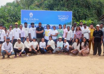 රාජා ජුවලර්ස් විසින් ලෝක සාගර දිනය නිමිති කරගනිමින් වෙරළ පිරිසිදු කිරීමේ වැඩසටහනක් දියත් කරයි
