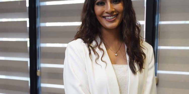 සුමති ස්ටුඩියෝස් රිසානා – කූඩුවේ දමන ලද කිරිල්ලි – චිත්රපටය සමඟින් ජාත්යන්තර සිනමා ක්ෂේත්රයට පිවිසෙයි