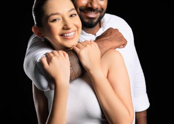 TikTok වේදිකාවෙන් සිනහව රැගෙන එන නිම්නා සහ ඉසුරු
