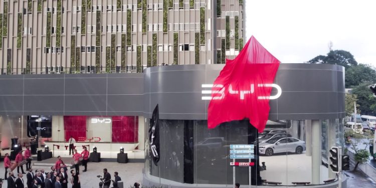 BYD காட்சியறை மற்றும் சேவை மையத்தைத் திறக்கும் John Keels CG Auto: Plug-in Hybrid BYD SEALION 6 DM – i அறிமுகம்