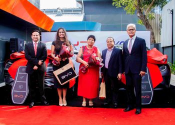John Keells CG Auto இலங்கைக்கு இறக்குமதி செய்த முதல் தொகுதி BYD வாகனங்களின் விநியோகத்தை ஆரம்பித்துள்ளது
