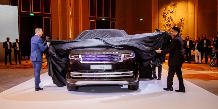 THE NEW RANGE ROVER: BREATHTAKING MODERNITY, PEERLESS REFINEMENT AND UNMATCHED CAPABILITY – EXCLUSIVELY AVAILABLE AT ACCESS MOTORS NOW