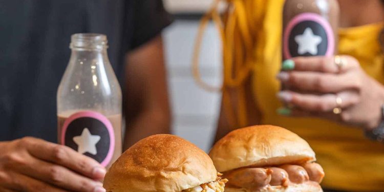 Pango’s Bunwiches Launches Third Outlet in Mt. Lavinia