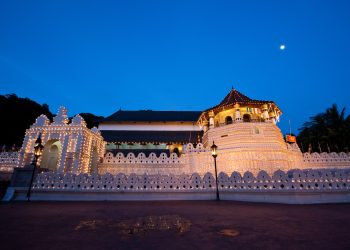 SLT-MOBITEL renews unwavering devotion to sacred Sri Dalada Maligawa extending decade-long ICT partnership