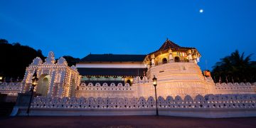 SLT-MOBITEL renews unwavering devotion to sacred Sri Dalada Maligawa extending decade-long ICT partnership